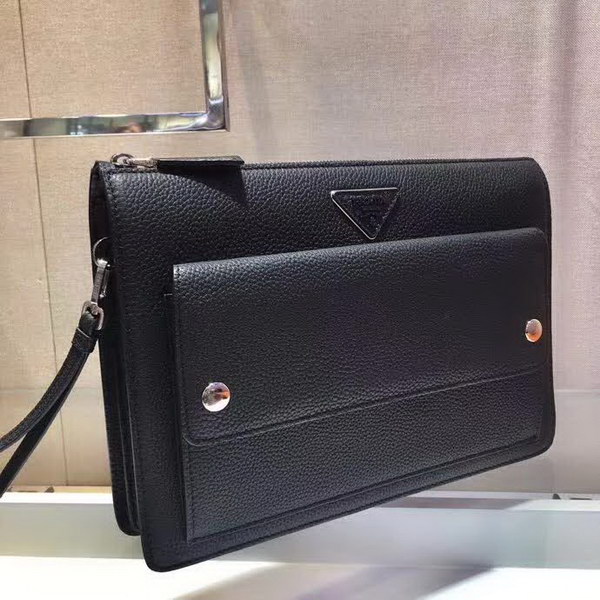 【原版皮】普拉达/Prada 男士手包，采用小牛皮材质，充分呈现充满现代感和阳刚之气的迷人魅力，颇具功能性，非常实用，款号：2VF018