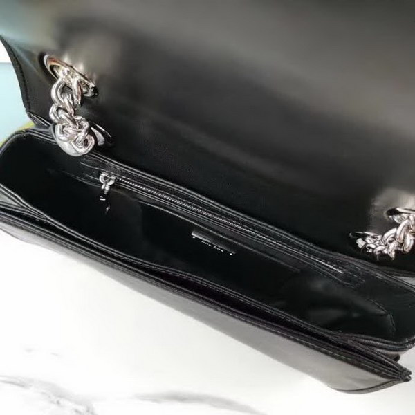 【原版皮】缪缪/Miu Miu 肩背包，采用小进口土耳其绵羊皮材质精心裁制而成，手感细腻柔软，内里三隔层，款号：5BD015