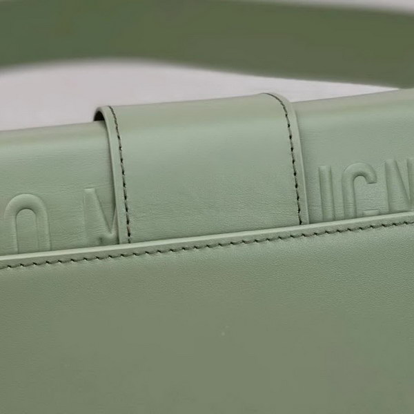 【原版皮】迪奥/Dior 30Montaigne Mini Box全皮系列，极简，高级的，带着随性的慵懒感觉，虽然说是小号，容量也是很能打的，上身无敌好看，款号：M9204