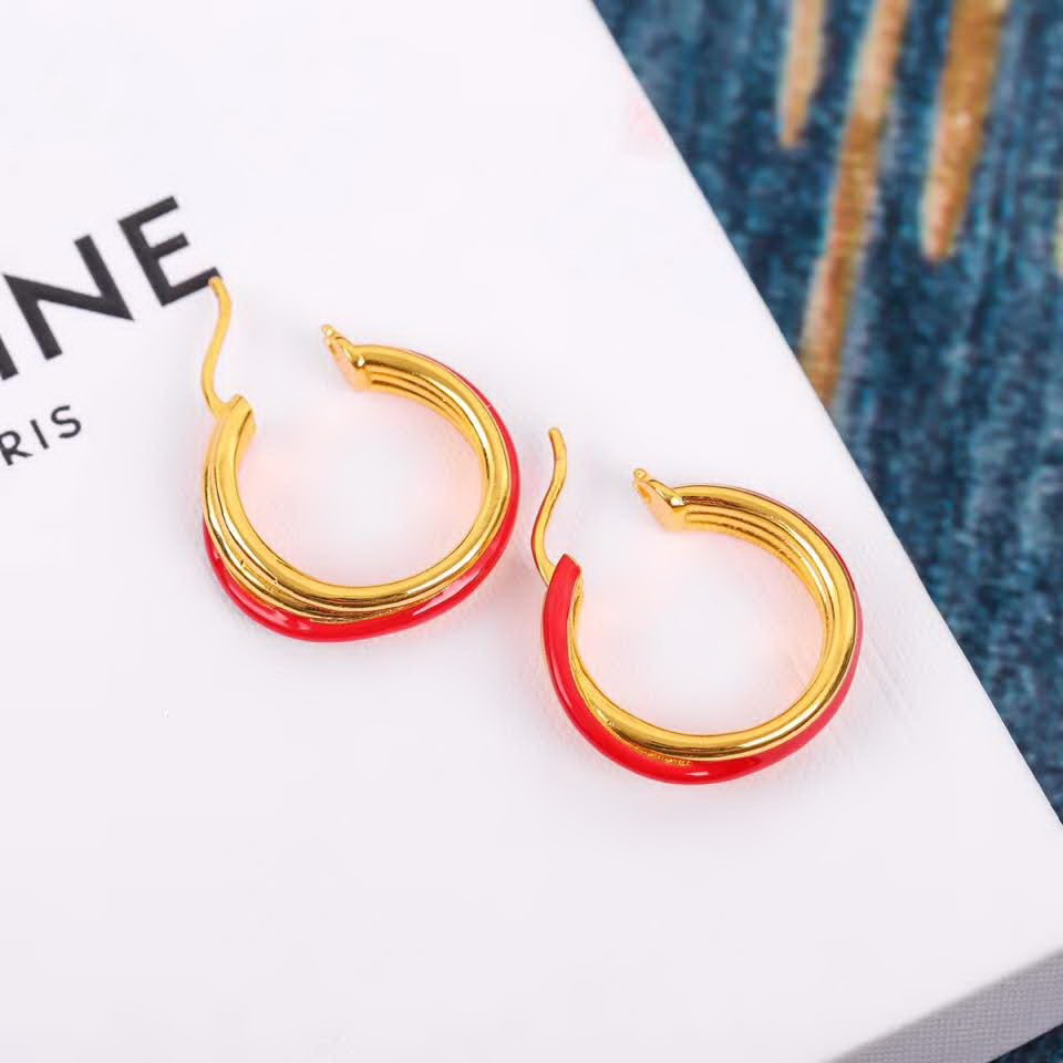 20秋季最新专柜款-Celine最新爆款系列红边金色圈圈耳环，满足你的各种场合搭配，一百万个推荐