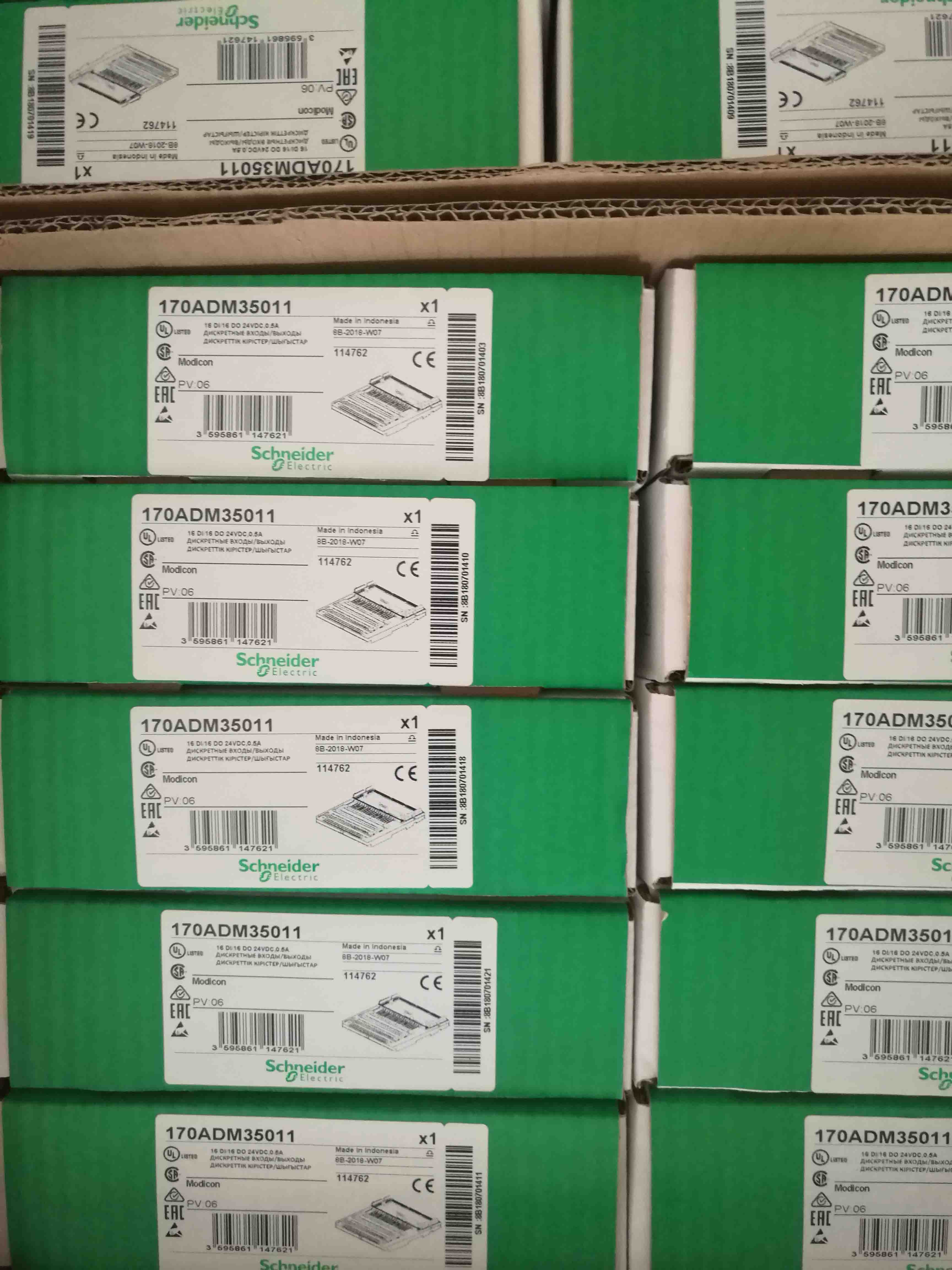 170ADM35011 Schneider Discrete I/O module Modicon Momentum Original Factory Sealed New