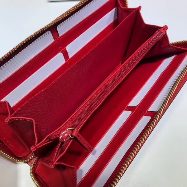 【原版皮】古驰/Gucci 苹果拉链钱夹，为庆祝情人节推出的特别系列单品，融入了卡通风格的苹果图案，与品牌的双G字母交织图案巧妙搭配，尽显趣致设计，款号：624880