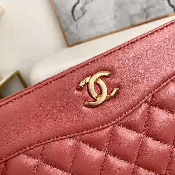 【原版皮】香奈儿/Chanel 购物袋，明星贵妇们的最佳新宠，小香棱格概念，皮链袋，双C标志，一眼钟情，采用进口小羊皮，柔软细腻，皮质独特，纹络更显高档质感，款号：57030