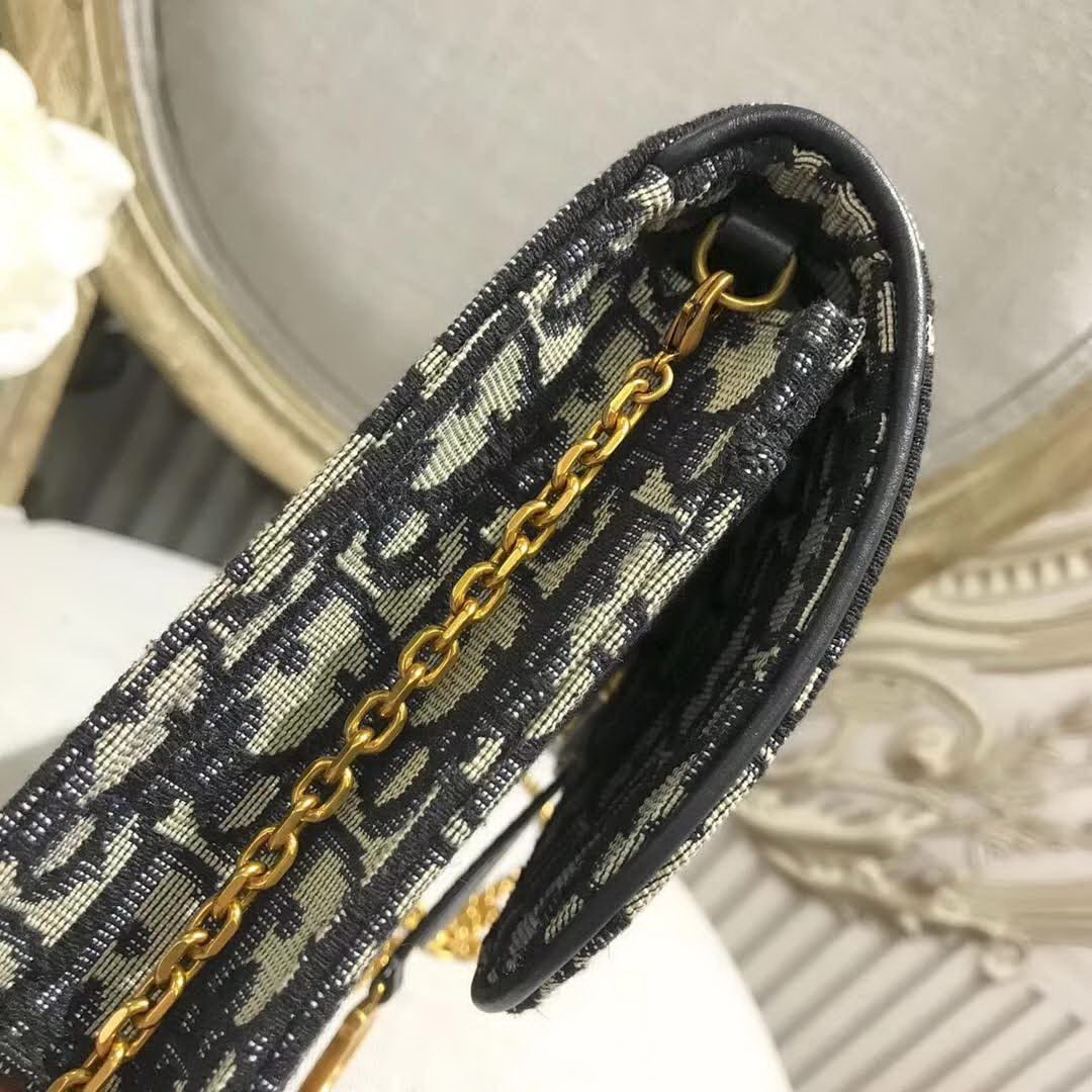 【原版皮】迪奥/Dior 链条包，选用Oblique提花帆布搭配同色系牛皮皮革裁制而成，缀以D字徽标设计，拆了链条又能当手包，另配：手挽带一条