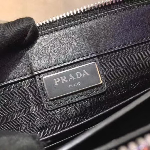 【原版皮】普拉达/Prada 男士手包，采用小牛皮材质，充分呈现充满现代感和阳刚之气的迷人魅力，颇具功能性，非常实用，款号：2VF018