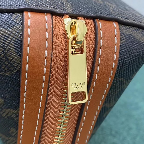 【原版皮】赛琳/Celine 老花系链条包，TRIOMPHE帆布混搭羊皮，整个包以凯旋门标志为主，包边以棕色为主围绕开口，焦糖棕色搭配老花添加了复古元素，款号：100382