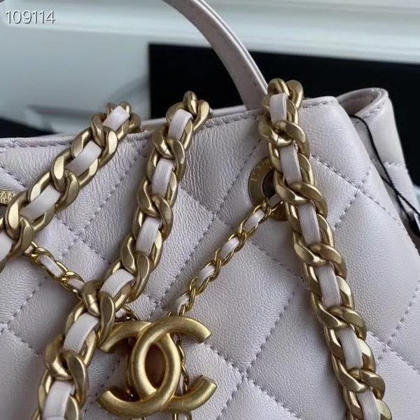 【原版皮】香奈儿/Chanel 新款抽绳包，选用小羊皮经过特殊工艺抛光，皮面略微亮闪闪，增加了耐磨度同时又超质感，经典的菱格纹设计，双C纽扣设计，19的皮穿金属粗链条，款号：AS1900