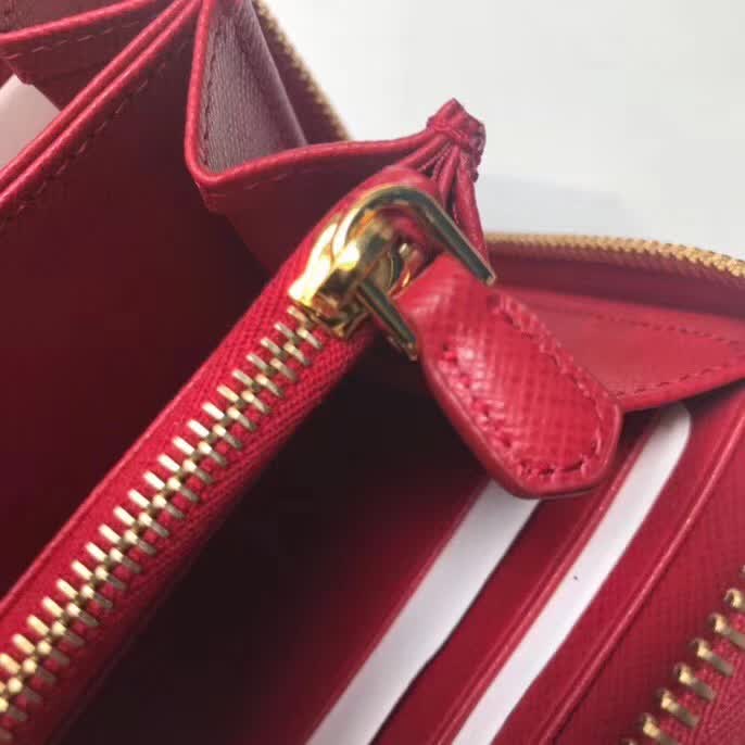 【原版皮】普拉达/Prada 拉链钱夹，选用十字纹小牛皮裁制而成，正面点缀金色散字徽标，尽显高档时尚，低调而又奢华，款号：1ML506