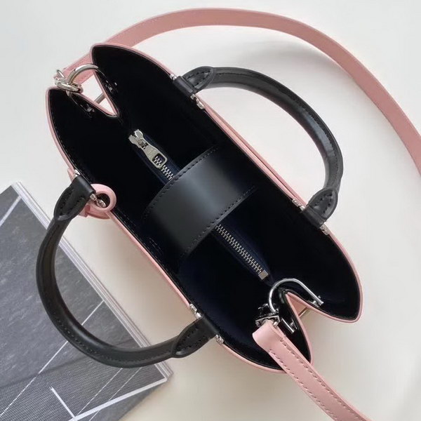 【原版皮】路易威登/LV 手袋，以Taurillon皮革勾勒挺括构型袋身，顶部手柄实现优雅手提，可拆卸肩带方便斜挎，款号：M51333