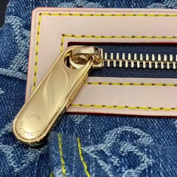 【原版皮】路易威登/LV 中古系列牛仔布手提包，选用丹宁材质铺陈Monogram图案，彰显手袋的同时囊括功能性细节，精巧点缀金色金属件，款号：M95050