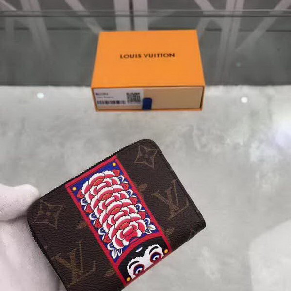 【原版皮】路易威登/LV 拉链零钱包，取材Monogram帆布，借鉴山本宽斋的艺术特色，缤纷展现歌舞伎，脸谱元素，外形小巧且极为实用，款号：M62394