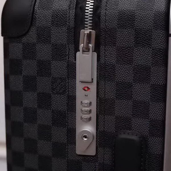 路易威登/LV Horizon 55旅行箱，每一处设计细节无不散发出创新与轻盈的风格，全新的TSA箱锁到滚轮，创新四轮拉杆箱，提供令人惊异的高容量，，款号：N23209