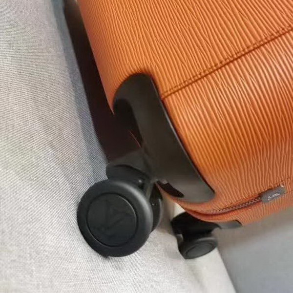 路易威登/LV 旅行箱，釆用经典水波纹系列，变色皮，铝制宽拉杆时尚大气，独特设计理念，时尚潮流，众多明星同款