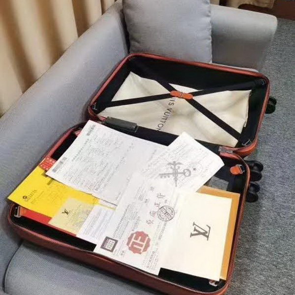路易威登/LV 旅行箱，釆用经典水波纹系列，变色皮，铝制宽拉杆时尚大气，独特设计理念，时尚潮流，众多明星同款