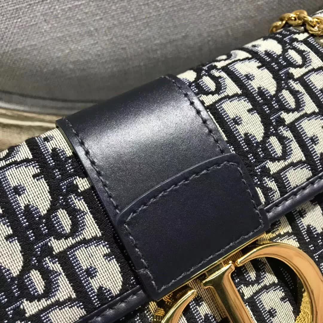 【原版皮】迪奥/Dior 30 Montaigne链条包，选用Oblique提花帆布搭配同色系牛皮皮革裁制而成，饰以标志性“CD”字母锁扣，款号：M5683