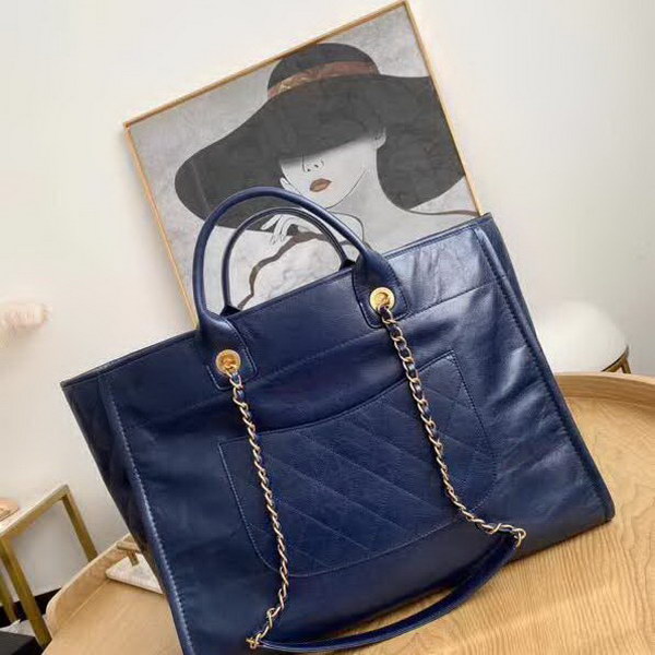 【原版皮】香奈儿/Chanel 购物袋 ，采用进口油腊牛皮，配顶级精美古铜金五金，非常高档新颖独特，休闲又时尚、又会掀起一股热潮，五金 ogo镶珍珠，款号：AS8375