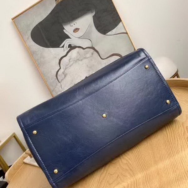 【原版皮】香奈儿/Chanel 购物袋 ，采用进口油腊牛皮，配顶级精美古铜金五金，非常高档新颖独特，休闲又时尚、又会掀起一股热潮，五金 ogo镶珍珠，款号：AS8375