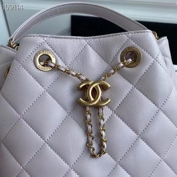 【原版皮】香奈儿/Chanel 新款抽绳包，选用小羊皮经过特殊工艺抛光，皮面略微亮闪闪，增加了耐磨度同时又超质感，经典的菱格纹设计，双C纽扣设计，19的皮穿金属粗链条，款号：AS1900