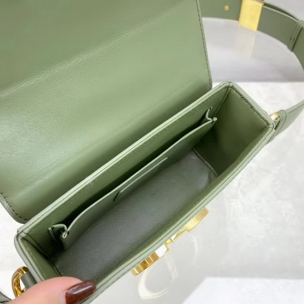 【原版皮】迪奥/Dior 30Montaigne Mini Box全皮系列，极简，高级的，带着随性的慵懒感觉，虽然说是小号，容量也是很能打的，上身无敌好看，款号：M9204