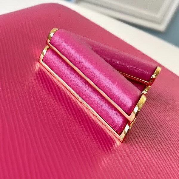 【原版皮】路易威登/LV Twist 手袋，采用简约纯色渲染标志性Epi皮革，再以哑光金属件释放前卫张力，小巧构型搭配波浪底部设计，暗藏充裕容量玄机，款号：M50282