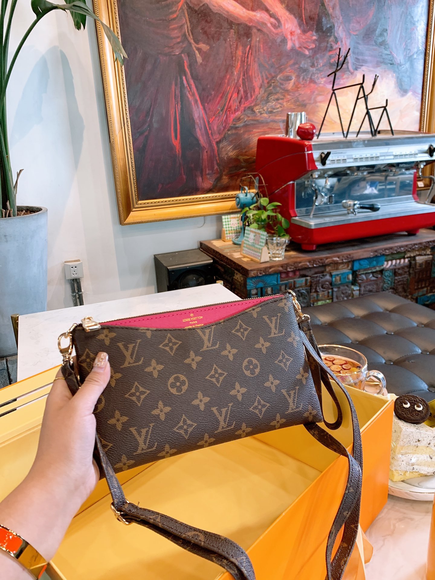 LOUIS VUITTON LB0012005020107 size: 20cm