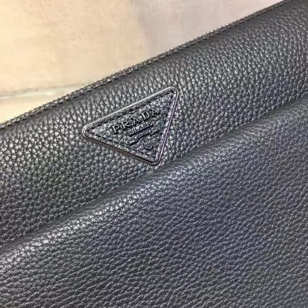 【原版皮】普拉达/Prada 男士手包，采用小牛皮材质，充分呈现充满现代感和阳刚之气的迷人魅力，颇具功能性，非常实用，款号：2VF018