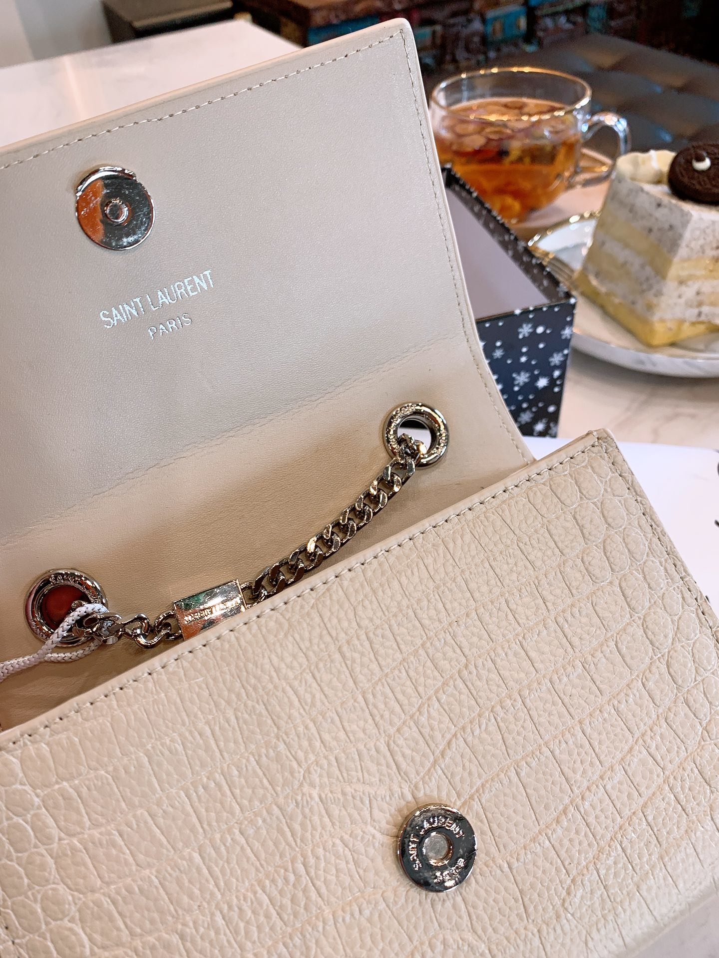 YSL LB0912005020105 size: 18x14cm