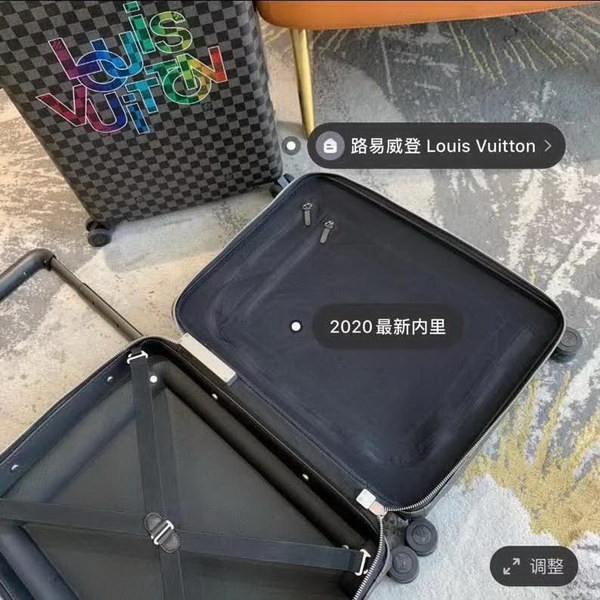 路易威登/LV Horizon 50拉杆箱，选用 Damier Graphite 帆布，印有设计的新款彩色交织字母品牌标识，光滑外层包裹轻巧的铝制拉杆，使箱内平整，箱内设计精简
