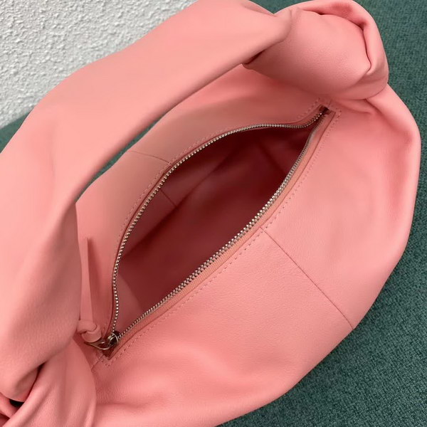 【原版皮】宝缇嘉/BV 打结包，饺子称号，仙女一定要入手，日常百搭，容量实在优秀，质感好的没得说，很能装哦，款号：629635