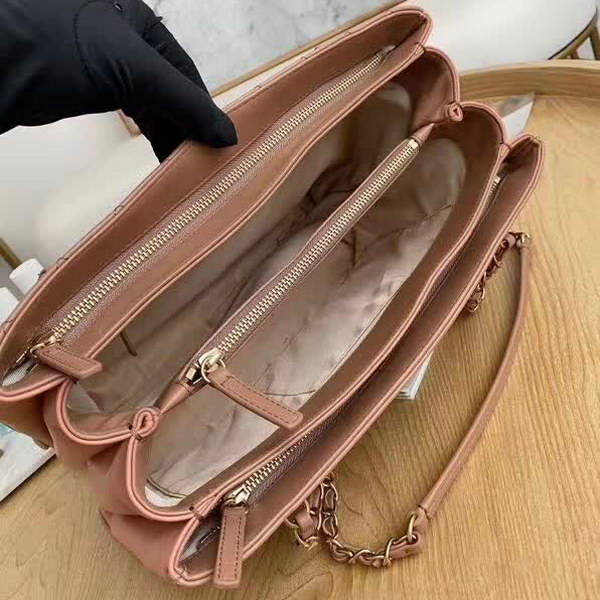 【原版皮】香奈儿/Chanel 购物袋，明星贵妇们的最佳新宠，小香棱格概念，皮链袋，双C标志，一眼钟情，采用进口小羊皮，柔软细腻，皮质独特，纹络更显高档质感，款号：57030