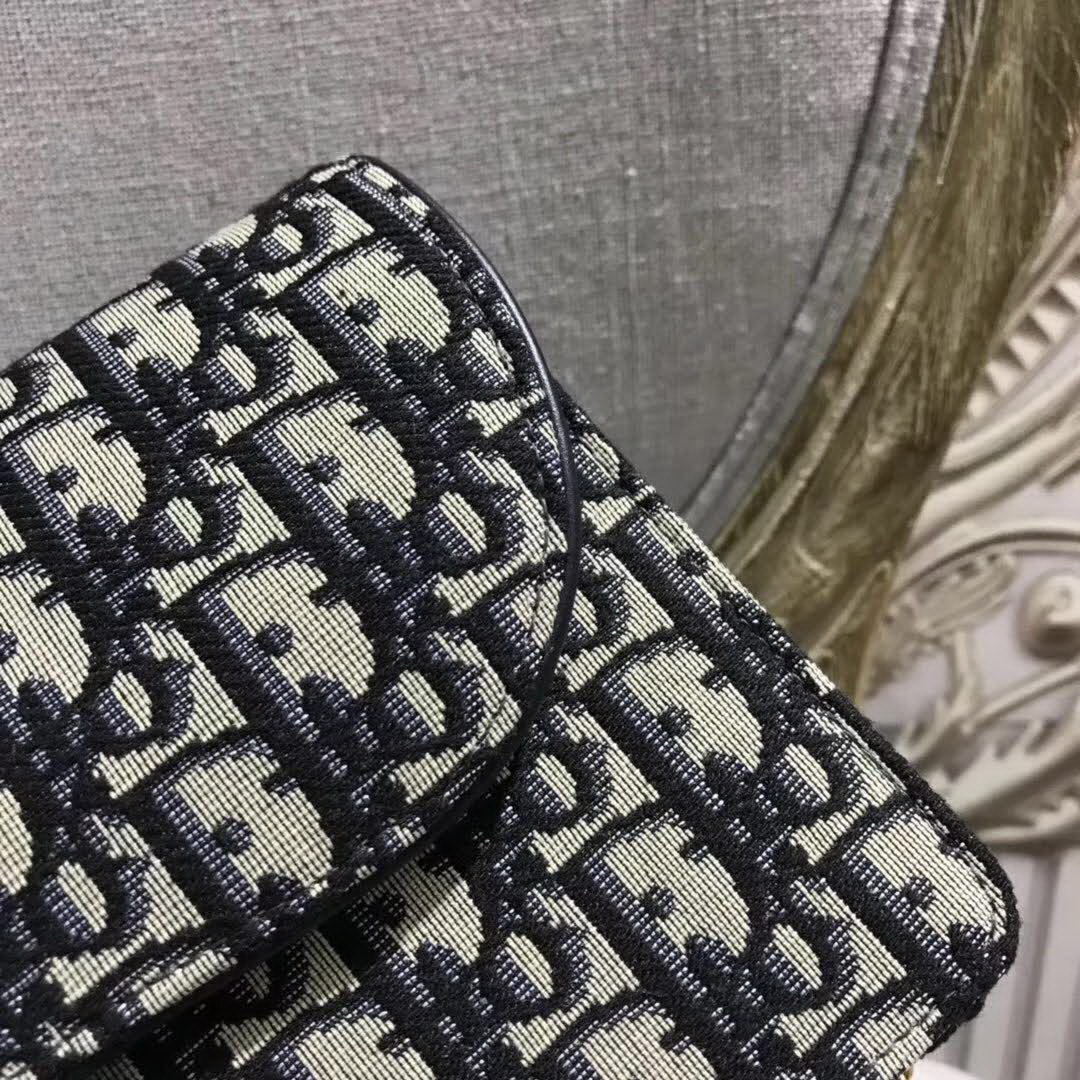 【原版皮】迪奥/Dior 链条包，选用Oblique提花帆布搭配同色系牛皮皮革裁制而成，缀以D字徽标设计，拆了链条又能当手包，另配：手挽带一条