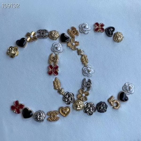 【原版皮】香奈儿/Chanel 手工系列肩背包，各种元素铆钉镶嵌成的双C标志，选用细腻羊皮，内里质感金属牛皮