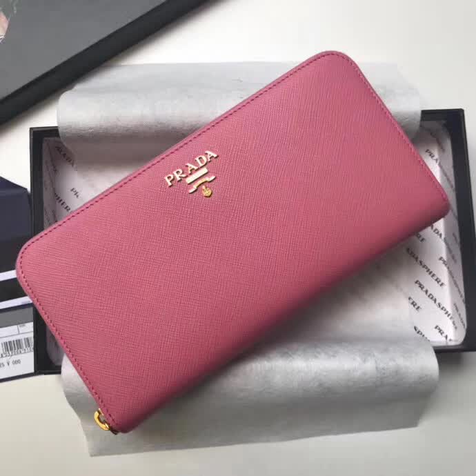 【原版皮】普拉达/Prada 拉链钱夹，选用十字纹小牛皮裁制而成，正面点缀金色散字徽标，尽显高档时尚，低调而又奢华，款号：1ML506