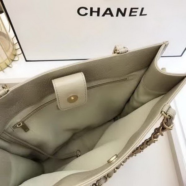 【原版皮】香奈儿/Chanel 大Logo全皮购物包，实用型设计理念，进口小牛皮，大容量，日常上班A4文件妥妥的，大小正好款式也不挑服装 ，休闲，裙装都可轻松驾驭，款号： AS1945