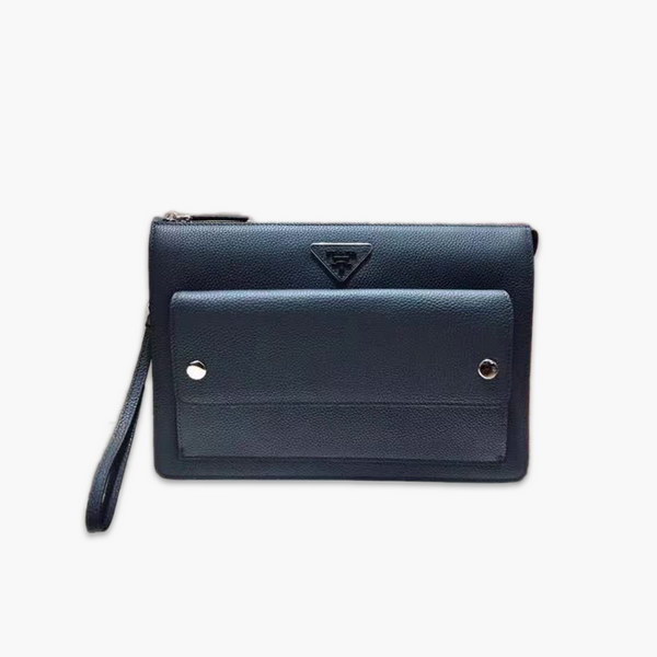 【原版皮】普拉达/Prada 男士手包,采用小牛皮材质,充分呈现充满现代感和阳刚之气的迷人魅力,颇具功能性,非常实用,款号:2VF018