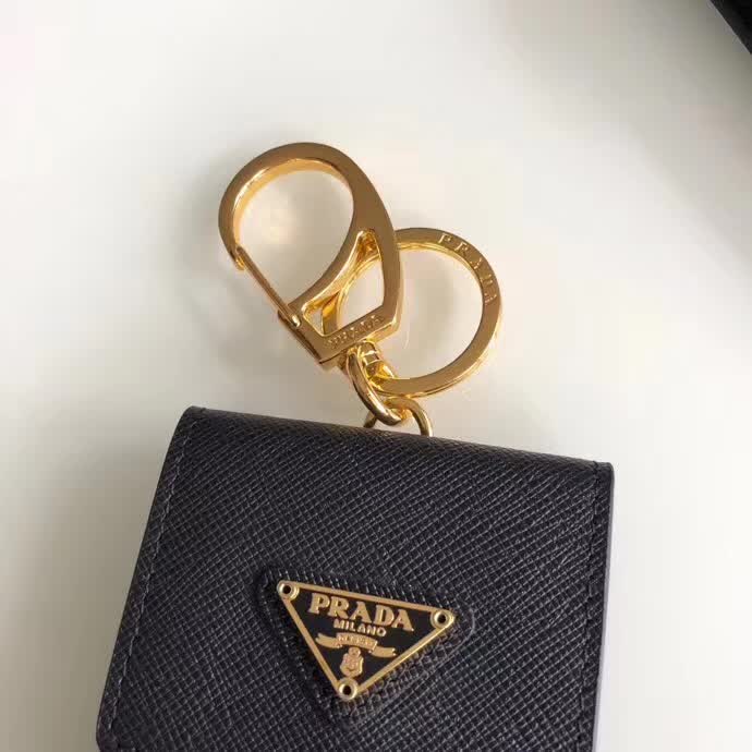 【原版皮】普拉达/Prada 钥匙包，车钥匙包，选用十字纹小牛皮镶嵌三角唛徽标，男女通用款，简单时尚，款号：1TT081