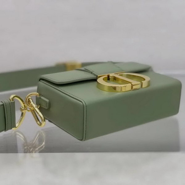 【原版皮】迪奥/Dior 30Montaigne Mini Box全皮系列，极简，高级的，带着随性的慵懒感觉，虽然说是小号，容量也是很能打的，上身无敌好看，款号：M9204