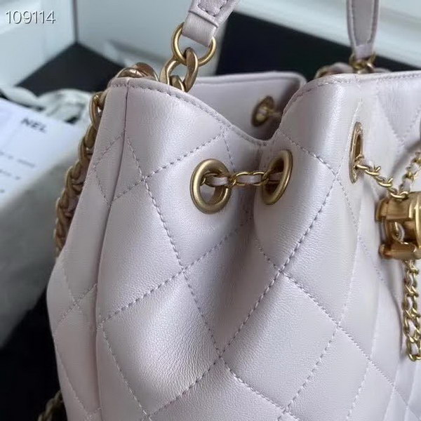 【原版皮】香奈儿/Chanel 新款抽绳包，选用小羊皮经过特殊工艺抛光，皮面略微亮闪闪，增加了耐磨度同时又超质感，经典的菱格纹设计，双C纽扣设计，19的皮穿金属粗链条，款号：AS1900