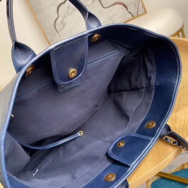 【原版皮】香奈儿/Chanel 购物袋 ，采用进口油腊牛皮，配顶级精美古铜金五金，非常高档新颖独特，休闲又时尚、又会掀起一股热潮，五金 ogo镶珍珠，款号：AS8375