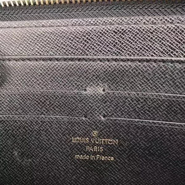 【原版皮】路易威登/LV 拉链钱夹，取材Monogram帆布，借鉴山本宽斋的艺术特色，缤纷展现歌舞伎，脸谱元素，出心裁的戏剧设计风格，款号：M67258